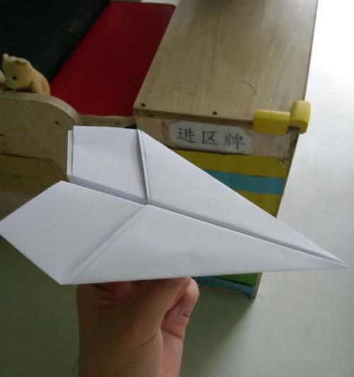 《赵云折纸人出装攻略视频，玩转王者荣耀战场！》（赵云出装攻略视频教你如何化身一张纸飞翔！）